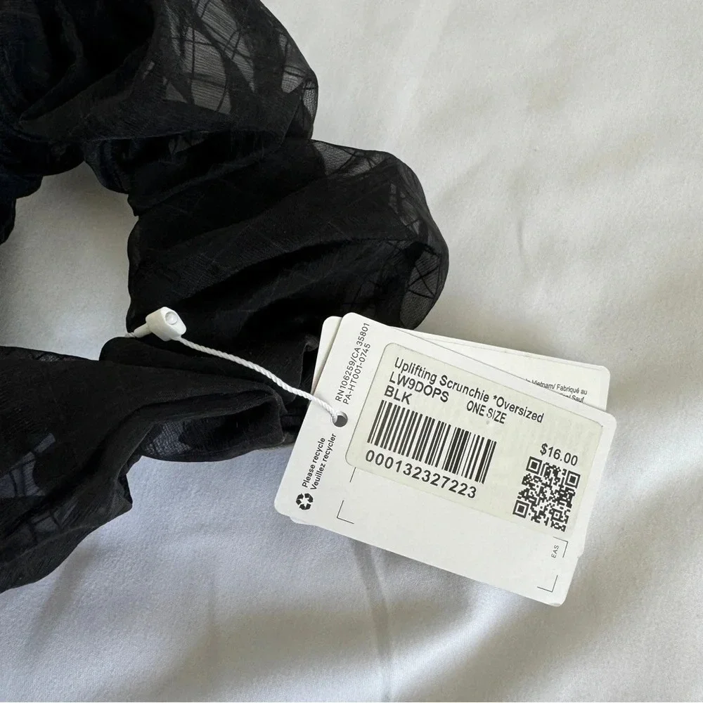 🆕🖤 Lululemon Uplifting Scrunchie *Oversized Black Mesh